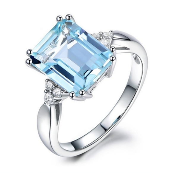 Blue Topaz and Cubic Zirconia Ring Silver - Picture 5 of 5